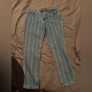 These are forever 21 Jean blue with white lining, size 5